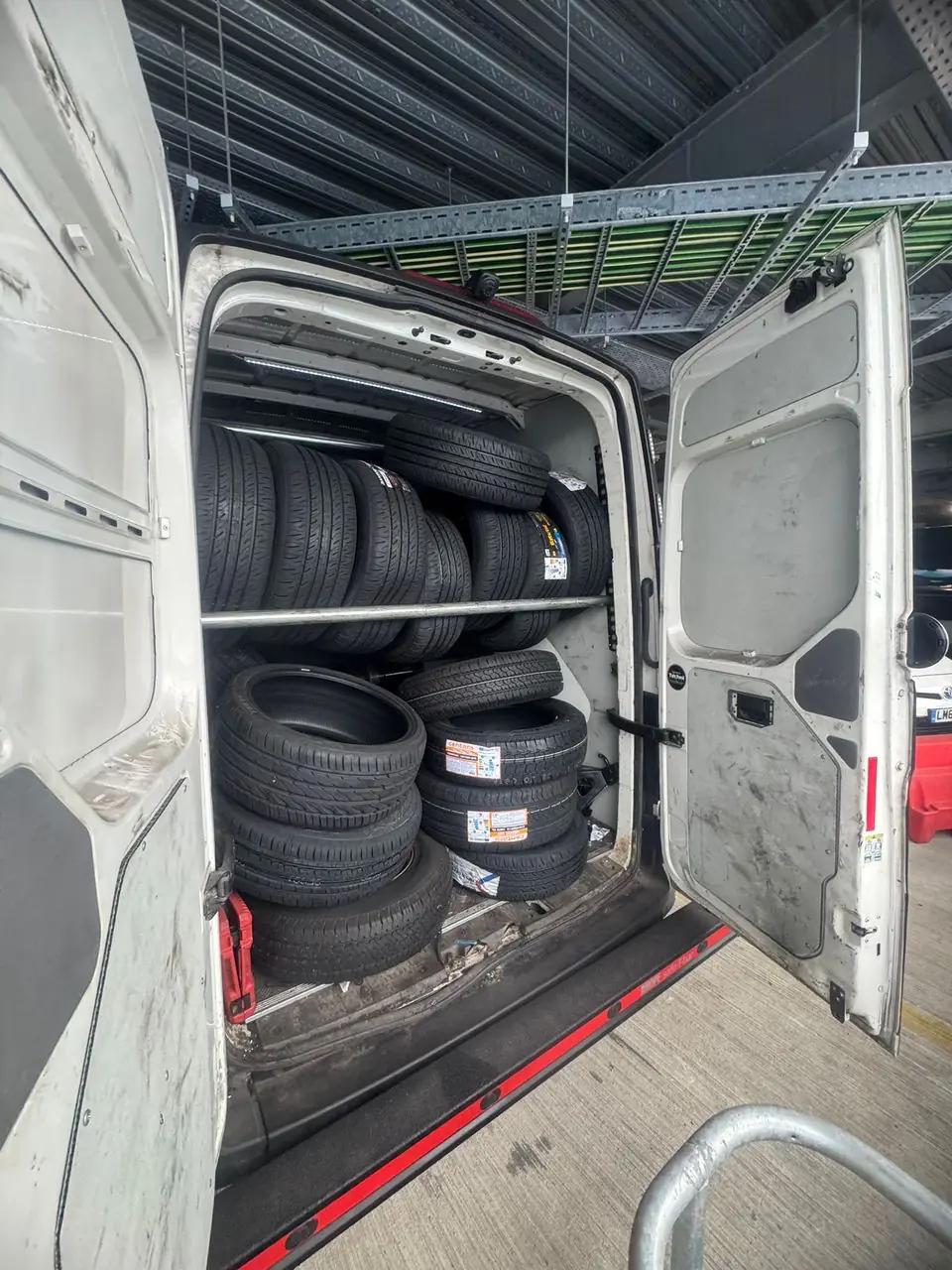24 hour emergency mobile tyre fitting Leeds — stocked van ready for roadside tyre repair